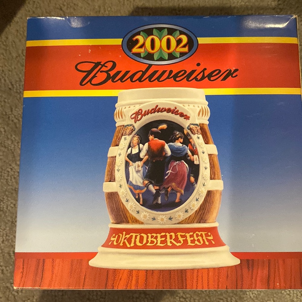 2002 Oktoberfest stein Budweiser nib